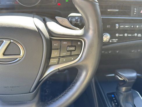 Used 2023 Lexus ES 300h w/ Premium Package image 16