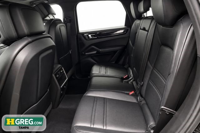 Used 2023 Porsche Cayenne AWD/4WD image 12