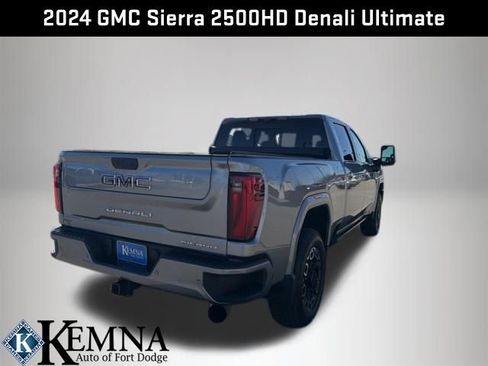 Used 2024 GMC Sierra 2500 Denali Ultimate image 8