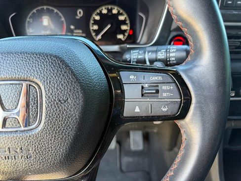 Used 2025 Honda Pilot Sport image 18