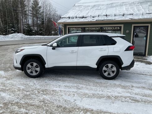 Used 2023 Toyota RAV4 XLE image 6