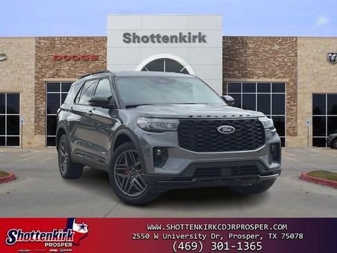 Used 2025 Ford Explorer ST-Line w/ ST-Line Street Pack image 1