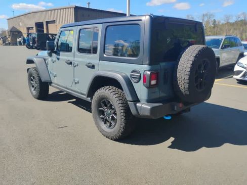 Used 2024 Jeep Wrangler Unlimited AWD/4WD image 4