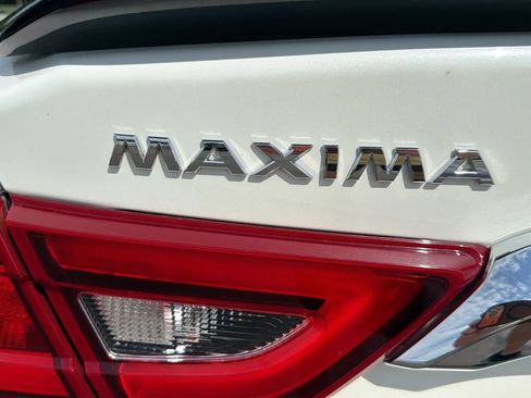 Used 2016 Nissan Maxima SR w/ Interior Lighting Package FWD image 5