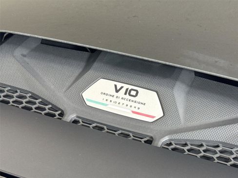 Used 2021 Lamborghini Huracan EVO image 35