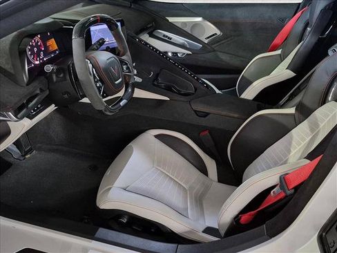 Used 2023 Chevrolet Corvette Z06 RWD image 13