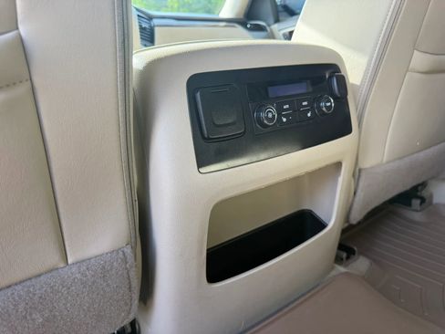 Used 2017 GMC Yukon Denali AWD/4WD image 16