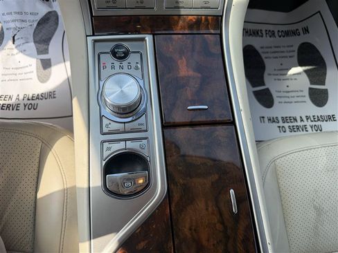 Used 2010 Jaguar XF Premium RWD image 21