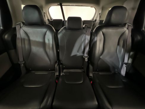 Used 2025 Kia Carnival LXS FWD image 26
