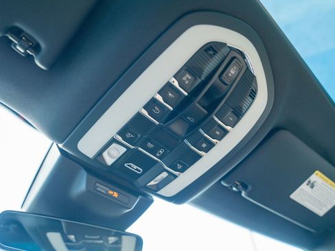 New 2026 Porsche Macan S image 23