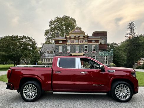 Used 2022 GMC Sierra 1500 Denali w/ Denali Reserve Package AWD/4WD image 12