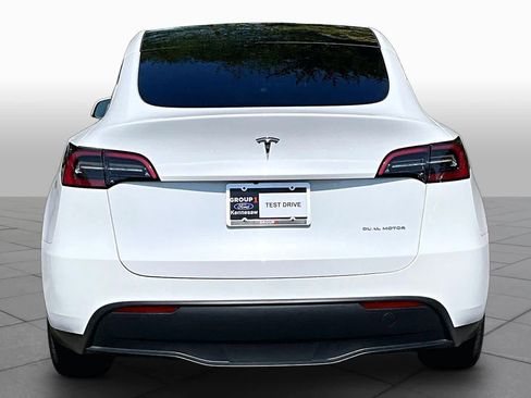 Used 2023 Tesla Model Y AWD image 4