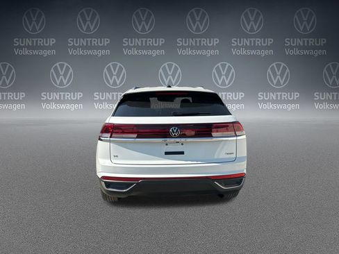 Used 2025 Volkswagen Atlas Cross Sport SE AWD/4WD image 34