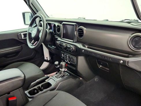 Used 2023 Jeep Wrangler Unlimited w/ Sun & Screen Package AWD/4WD image 26