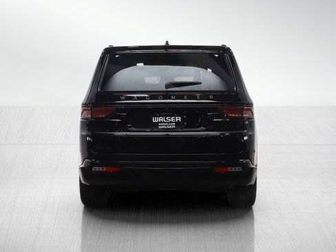 Used 2023 Jeep Wagoneer Series II w/ Convenience Group I image 4