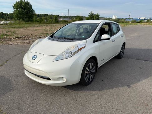 Used 2016 Nissan Leaf SV FWD image 1