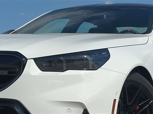 Used 2026 BMW M5 w/ Carbon Package image 4