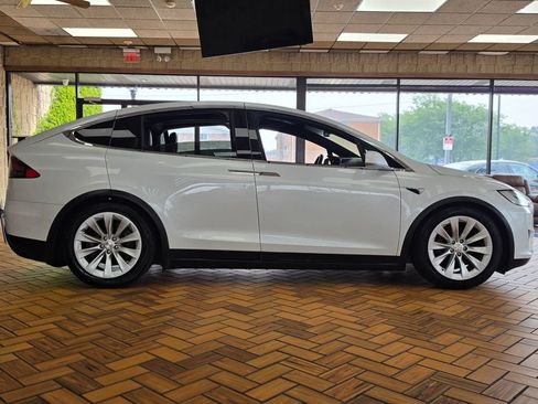 Used 2020 Tesla Model X Long Range AWD/4WD image 7