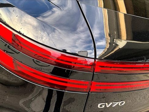 Used 2022 Genesis GV70 2.5T image 28