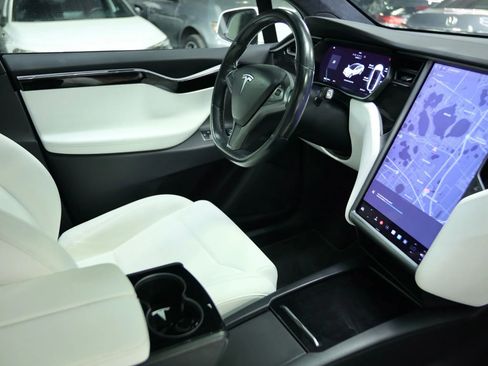 Used 2019 Tesla Model X 100D image 30