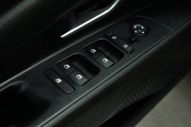 Used 2023 Hyundai Elantra SEL FWD image 17