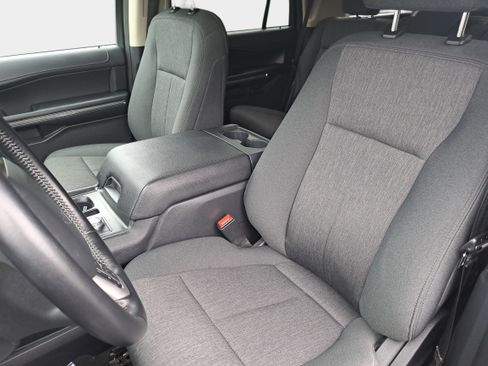 Used 2024 Ford Expedition XLT AWD/4WD image 16