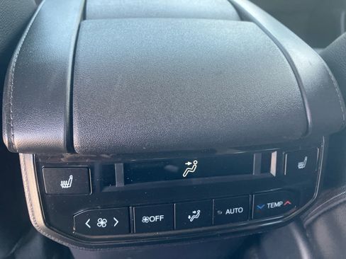 Certified 2026 Toyota Highlander Platinum AWD/4WD image 37