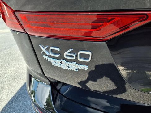 Used 2024 Volvo XC60 B5 Plus image 5