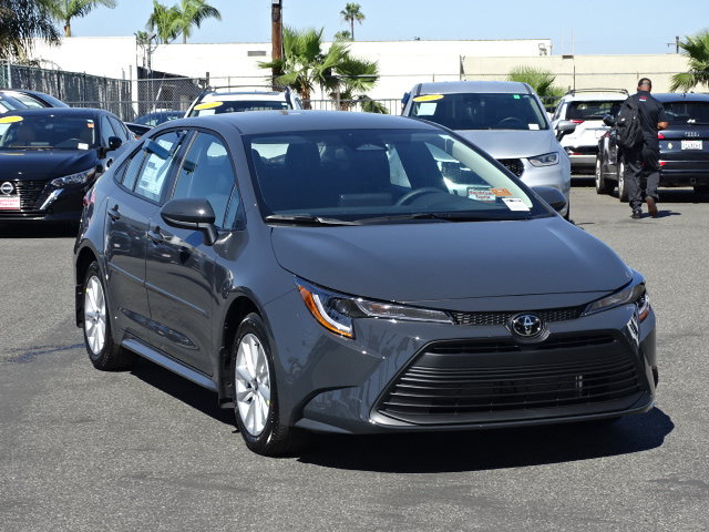 New 2027 Toyota Corolla LE w/ LE Premium Package FWD image 2