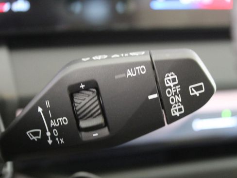 Used 2025 BMW X3 xDrive30i w/ Premium Package image 35