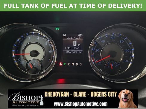 Used 2016 Chrysler Town & Country Touring w/ Driver Convenience Group image 4