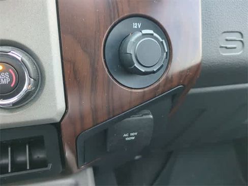 Used 2015 Ford F350 Lariat w/ Lariat Ultimate Package image 32