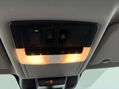 Used 2023 Nissan Rogue SL AWD/4WD image 10