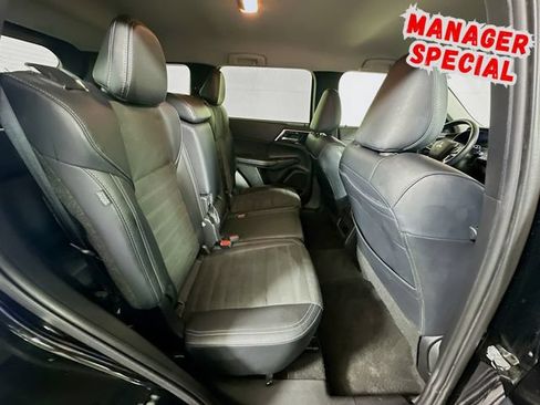 Used 2024 Mitsubishi Outlander SE FWD image 25