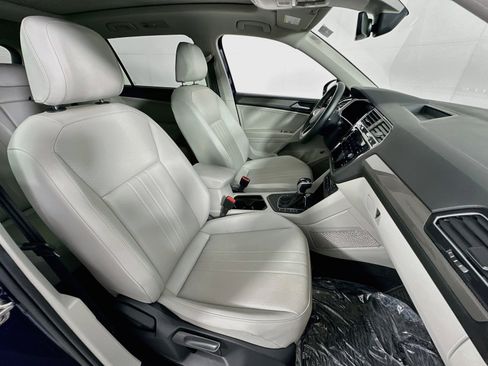 Used 2024 Volkswagen Tiguan SE FWD image 28