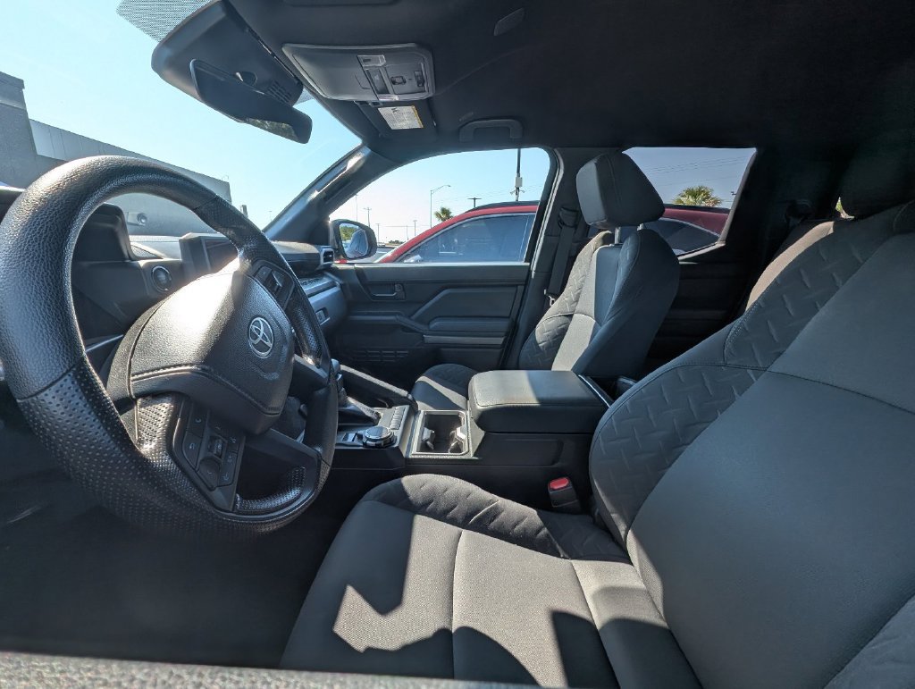 Used 2025 Toyota Tacoma SR5 AWD/4WD image 4