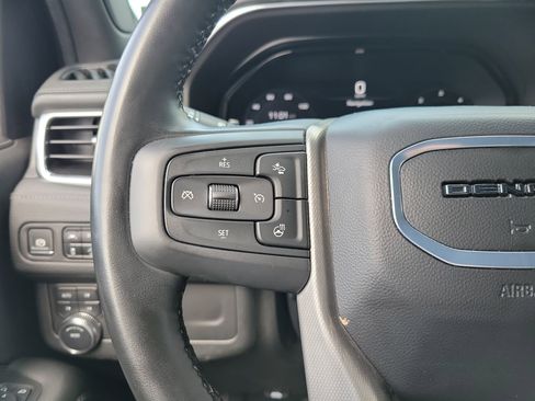 Used 2024 GMC Yukon XL Denali AWD/4WD image 31