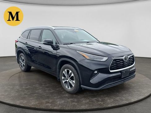 Used 2023 Toyota Highlander XLE AWD/4WD image 8