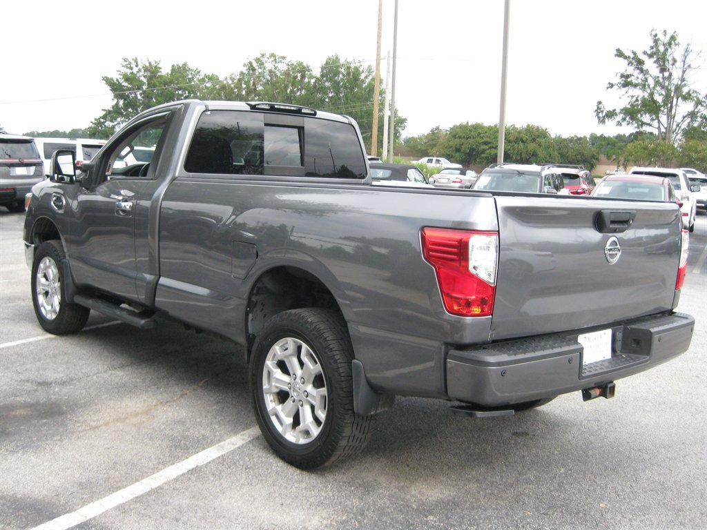 Used 2017 Nissan Titan SV AWD/4WD image 5