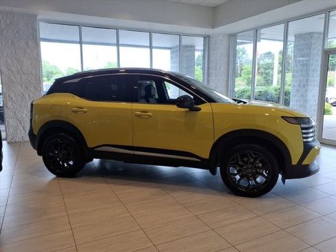 New 2026 Nissan Kicks SR w/ SR Premium Package AWD/4WD image 3