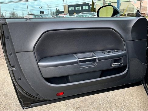 Used 2014 Dodge Challenger SXT image 23