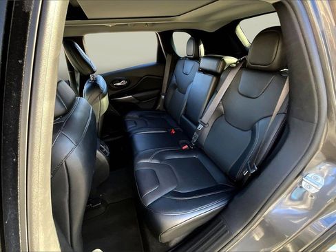 Certified 2022 Jeep Cherokee Latitude Lux w/ Sun & Sound Group image 21