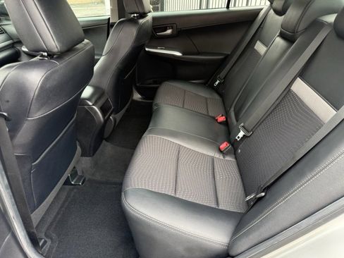 Used 2012 Toyota Camry SE FWD image 18