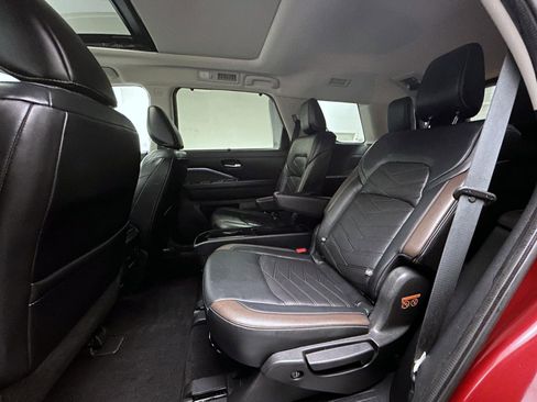 Used 2022 Nissan Pathfinder Platinum w/ Lighting Package (N93) image 21