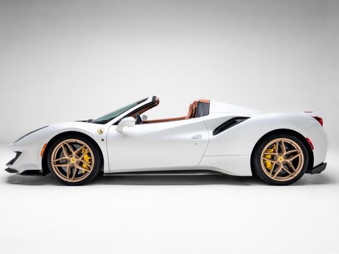 Used 2020 Ferrari 488 Pista Spider image 3