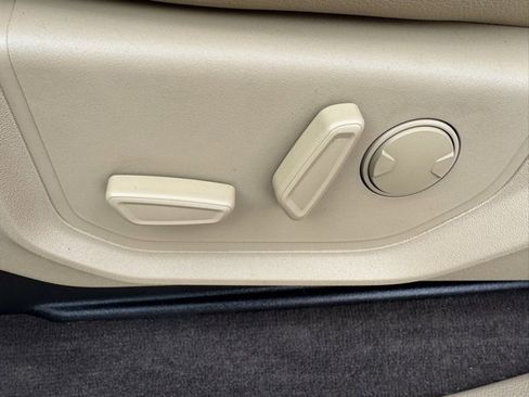 Used 2020 Ford F150 Lariat image 19