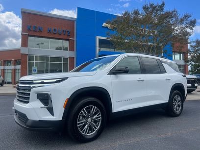 Used 2025 Chevrolet Traverse LT