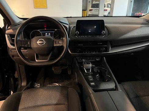 Used 2025 Nissan Rogue SV FWD image 35