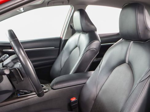 Used 2023 Toyota Camry XSE image 23