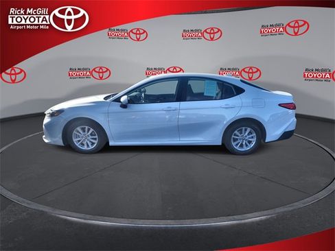 Certified 2025 Toyota Camry LE image 5